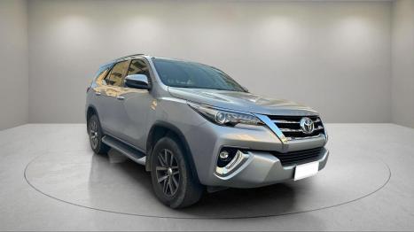 TOYOTA Hilux SW4 2.8 4P SRX 4X4 TURBO DIESEL AUTOMTICO, Foto 2