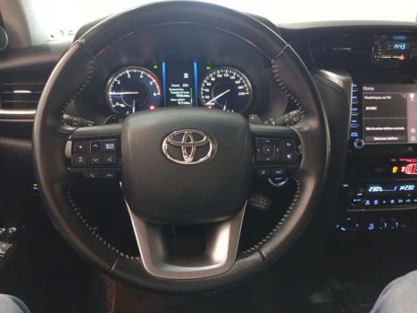 TOYOTA Hilux SW4 2.8 16V 4P SRX 4X4 7 LUGARES TURBO DIESEL AUTOMTICO, Foto 9