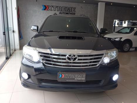 TOYOTA Hilux SW4 3.0 16V 4P SRV 4X4 7 LUGARES TURBO DIESEL AUTOMTICO, Foto 3