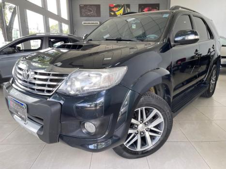 TOYOTA Hilux SW4 3.0 16V 4P SRV 4X4 7 LUGARES TURBO DIESEL AUTOMTICO, Foto 1