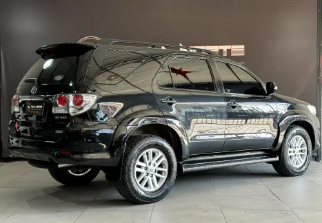 TOYOTA Hilux SW4 3.0 16V 4P SRV 4X4 TURBO DIESEL AUTOMTICO, Foto 6
