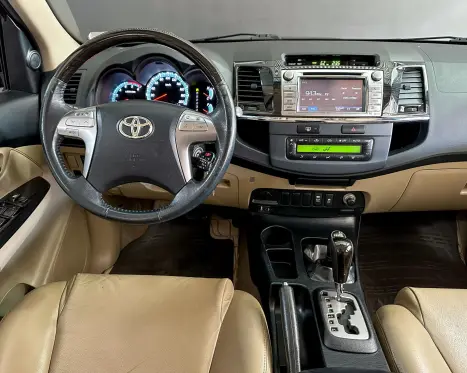 TOYOTA Hilux SW4 3.0 16V 4P SRV 4X4 TURBO DIESEL AUTOMTICO, Foto 10