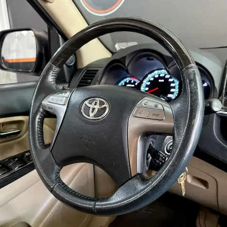 TOYOTA Hilux SW4 3.0 16V 4P SRV 4X4 TURBO DIESEL AUTOMTICO, Foto 11