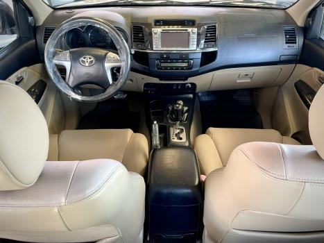 TOYOTA Hilux SW4 3.0 16V 4P SRV 4X4 TURBO DIESEL AUTOMTICO, Foto 13
