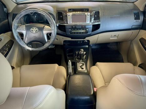 TOYOTA Hilux SW4 3.0 16V 4P SRV 4X4 TURBO DIESEL AUTOMTICO, Foto 14