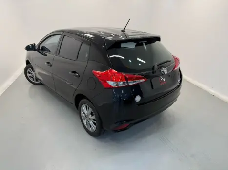 TOYOTA Yaris Hatch 1.5 16V 4P FLEX XL PLUS CONNECT MULTIDRIVE AUTOMTICO CVT, Foto 5