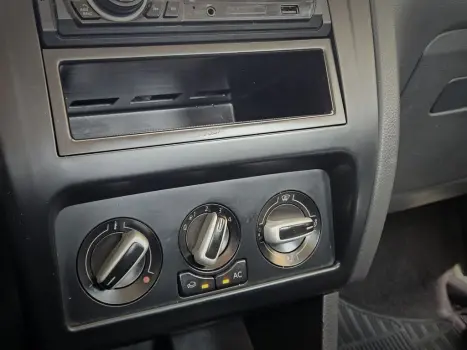 VOLKSWAGEN Fox 1.6 4P PLUS FLEX, Foto 6