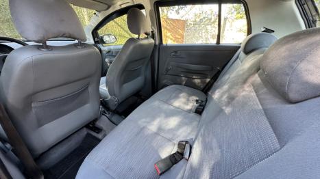 VOLKSWAGEN Fox 1.6 4P, Foto 9