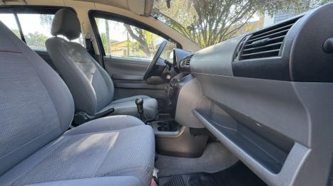 VOLKSWAGEN Fox 1.6 4P, Foto 13