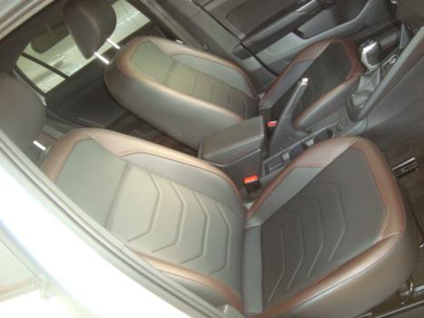 VOLKSWAGEN Jetta 1.4 4P 250 TSI TURBO CONFORTLINE AUTOMTICO, Foto 4