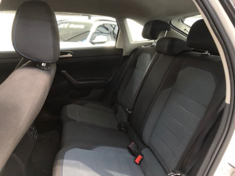 VOLKSWAGEN Nivus 1.0 4P FLEX 200 TSI COMFORTLINE TURBO AUTOMTICO, Foto 4