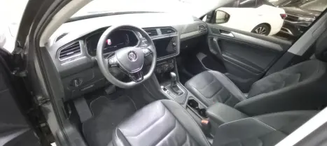 VOLKSWAGEN Tiguan 1.4 250 TSI TOTAL FLEX ALLSPACE COMFORTLINE TURBO AUTOMTICO TIPTRONIC, Foto 6