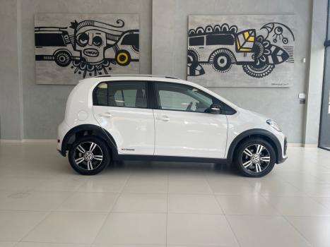 VOLKSWAGEN UP 1.0 4P FLEX 170 TSI XTREME, Foto 6