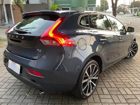 VOLVO V40 2.0 4P T4 MOMENTUM TURBO AUTOMTICO, Foto 2