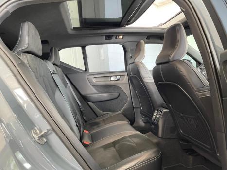 VOLVO XC40 1.5 16V 4P T5 RECHARGE HBRIDO R-DESIGN GEARTRONIC AUTOMTICO, Foto 17