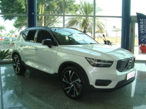 VOLVO XC40 2.0 16V 4P T5 TURBO R-DESIGN AWD GEARTRONIC AUTOMTICO, Foto 1