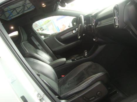 VOLVO XC40 2.0 16V 4P T5 TURBO MOMENTUM AWD GEARTRONIC AUTOMTICO, Foto 5