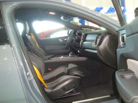 VOLVO XC60 2.0 16V 4P T8 HYBRID POLESTAR ENGINEERED AWD GEARTRONIC AUTOMTICO, Foto 3