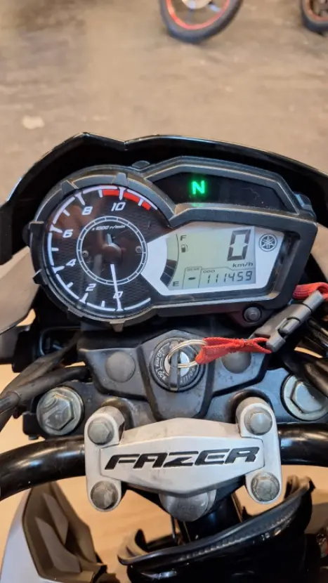 YAMAHA Fazer YS 150 SED, Foto 8