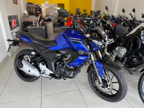 YAMAHA FZ 15 ABS, Foto 1