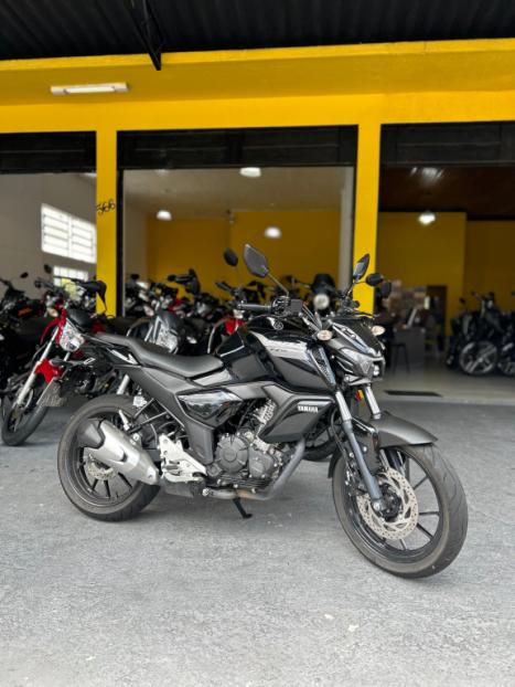 YAMAHA FZ 15 ABS, Foto 1