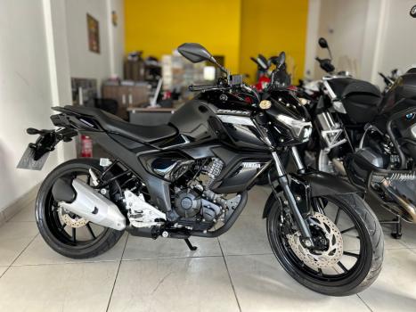 YAMAHA FZ 15 ABS, Foto 1