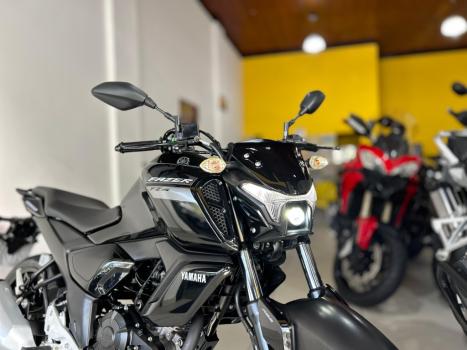 YAMAHA FZ 15 ABS, Foto 2