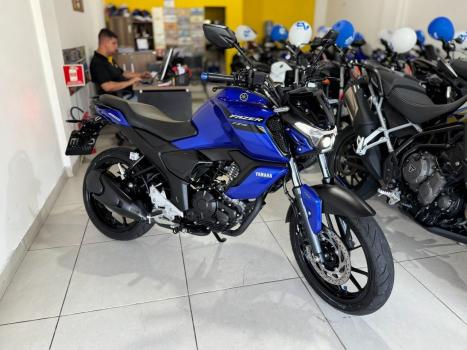 YAMAHA FZ 15 Fazer ABS, Foto 1