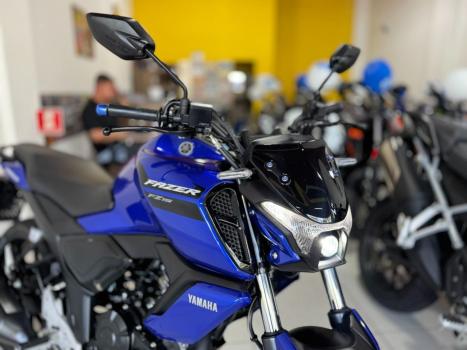 YAMAHA FZ 15 Fazer ABS, Foto 2