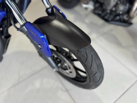 YAMAHA FZ 15 Fazer ABS, Foto 3
