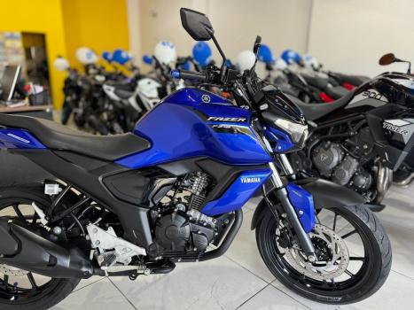 YAMAHA FZ 15 Fazer ABS, Foto 5
