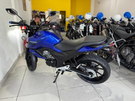 YAMAHA FZ 15 Fazer ABS, Foto 7