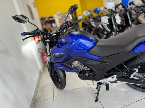 YAMAHA FZ 15 Fazer ABS, Foto 10