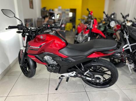 YAMAHA FZ 15 Fazer ABS, Foto 6