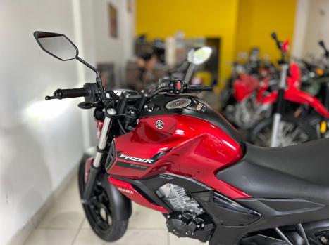 YAMAHA FZ 15 Fazer ABS, Foto 9