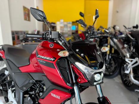 YAMAHA FZ 15 Fazer ABS, Foto 2