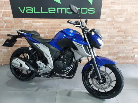 YAMAHA FZ 25 250 Fazer Flex , Foto 1