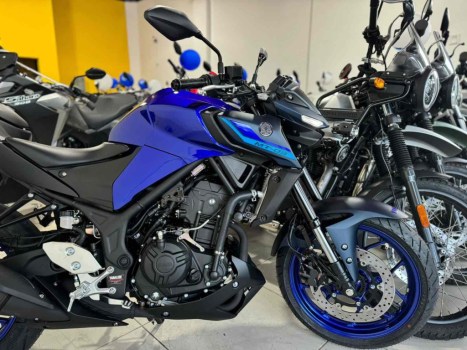 YAMAHA MT-03 300 ABS, Foto 4