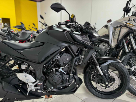 YAMAHA MT-03 300 ABS, Foto 4