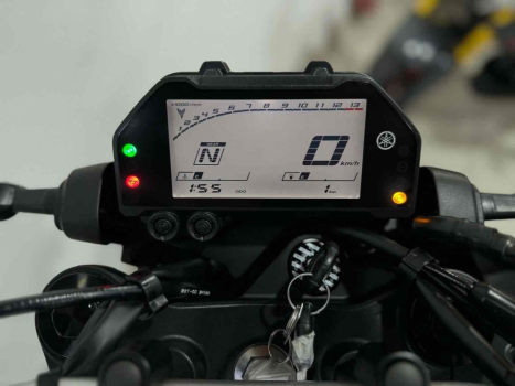 YAMAHA MT-03 300 ABS, Foto 10