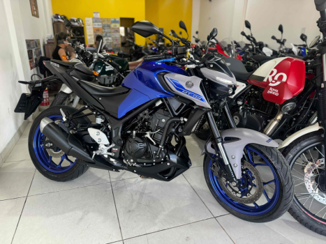 YAMAHA MT-03 300 ABS, Foto 1