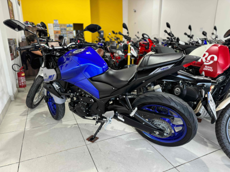 YAMAHA MT-03 300 ABS, Foto 7