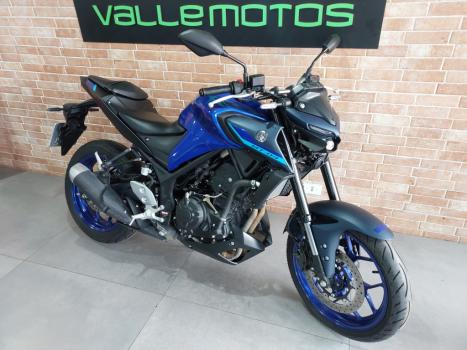 YAMAHA MT-03 300 ABS, Foto 3