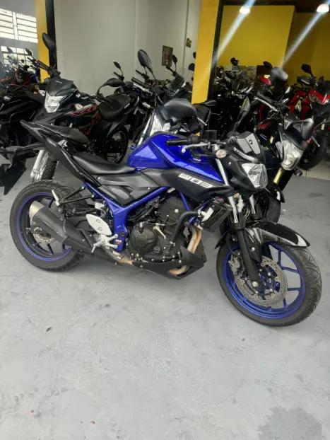 YAMAHA MT-03 300 ABS, Foto 1