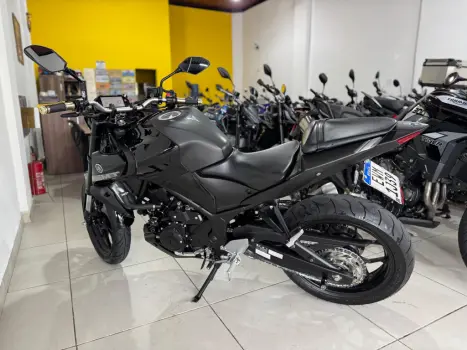 YAMAHA MT-03 300 ABS, Foto 6