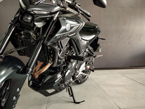 YAMAHA MT-03 300 ABS, Foto 10