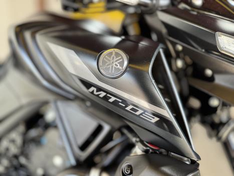 YAMAHA MT-03 300 ABS, Foto 3