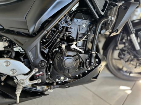YAMAHA MT-03 300 ABS, Foto 6