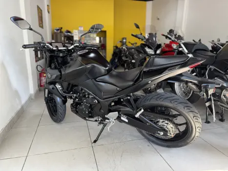 YAMAHA MT-03 300 ABS, Foto 8