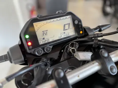 YAMAHA MT-03 300 ABS, Foto 13